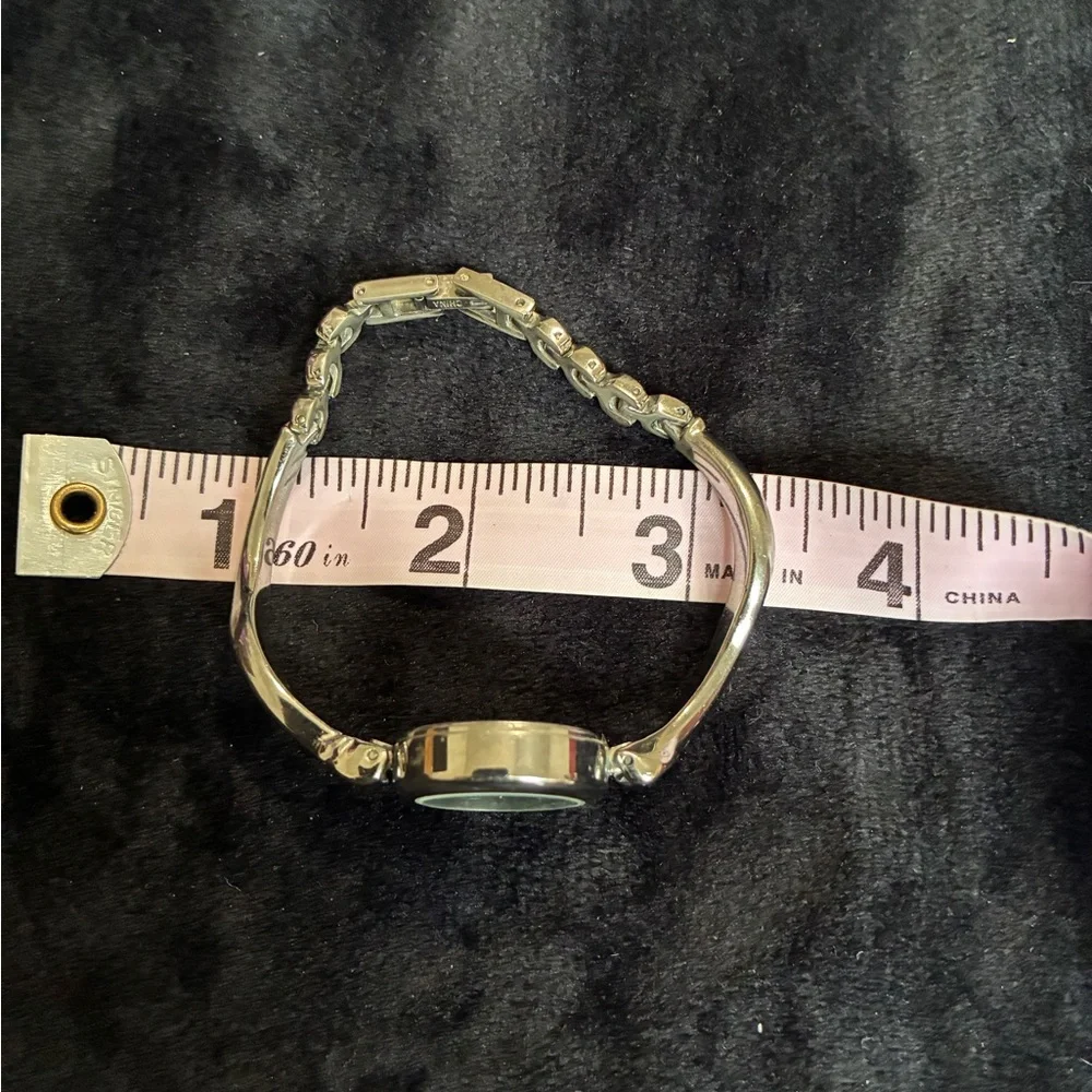 Gloria Vanderbilt silvertone diamond Watch/Bracelet NEW BATTERY
